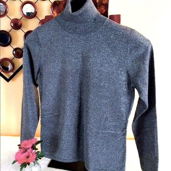 CHELSEA & THEODORE SHIMMERED SILK TURTLENECK M NWT - Picture 2 of 10